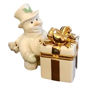 Lenox Snowman with gift box